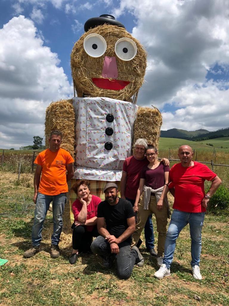 Agriturismo Il Riccio モンティッキオ エクステリア 写真
