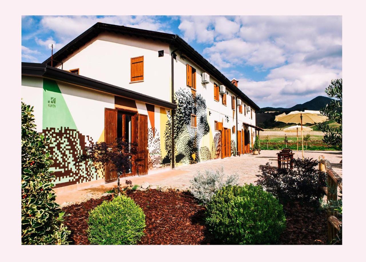 Agriturismo Il Riccio モンティッキオ エクステリア 写真